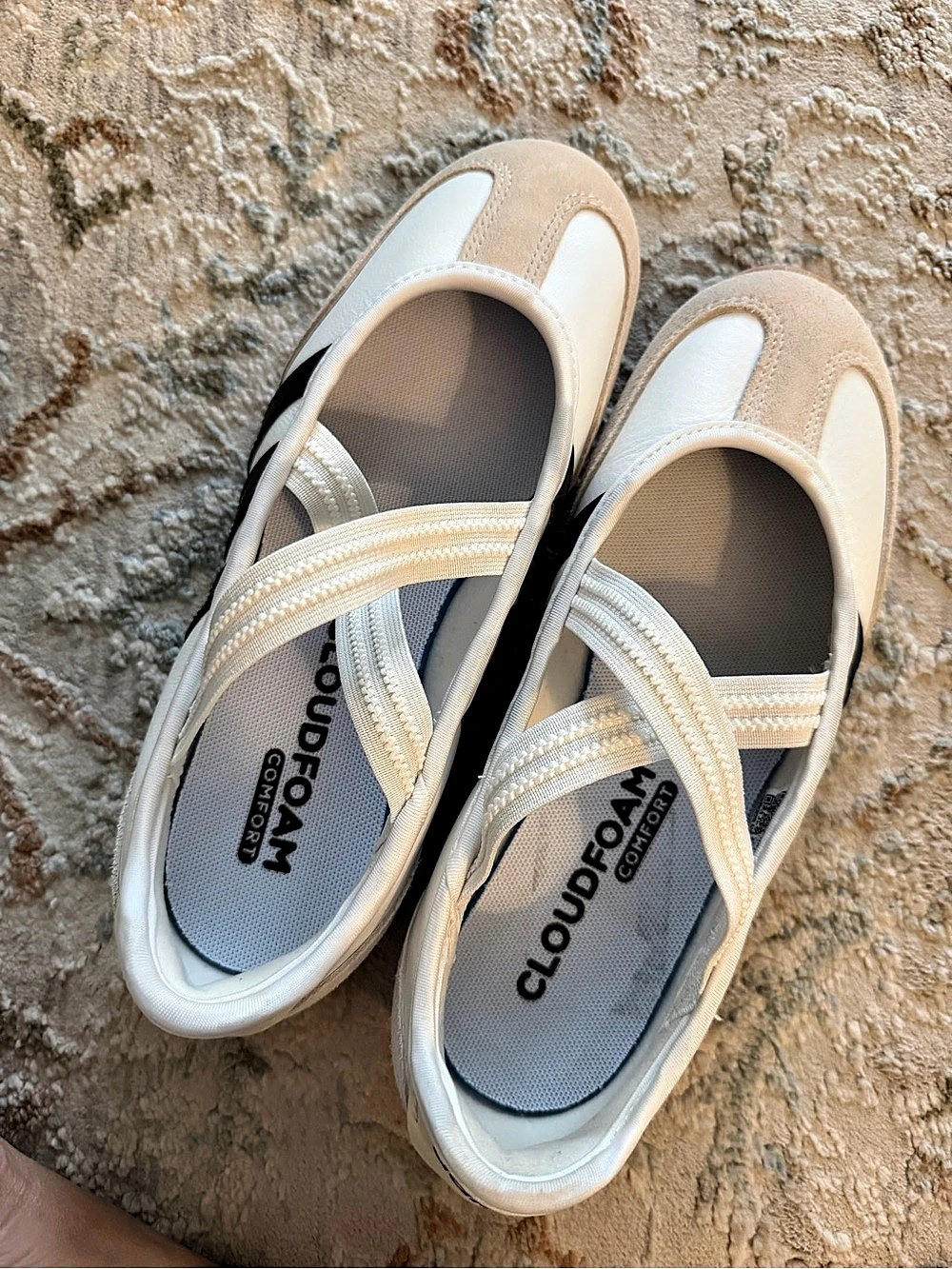 adidas Cloudfoam Striped Sneakers in White & Black US 7.5 Like New - Picture 3 of 7